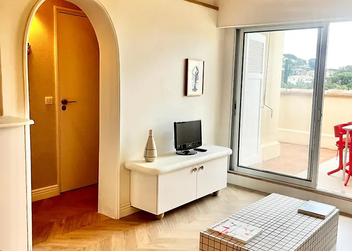 Pramousquier -vue - 3 Pieces - Renove A Neuf * Le Lavandou